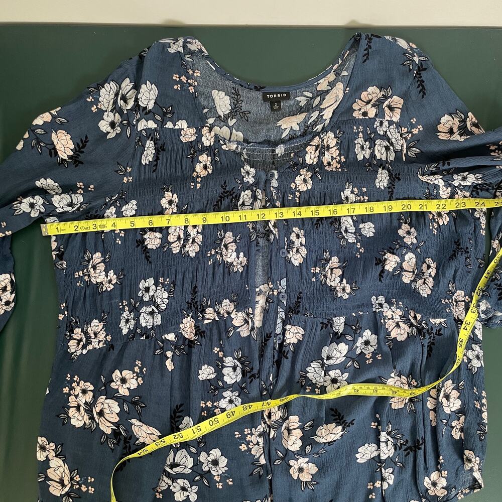 Torrid Crinkle Gauze Smocked Button Front Top 2X Floral Blue Fairy Cottagecore - Picture 11 of 13